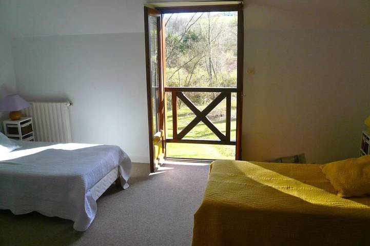 Location de vacances pour 9 personnes, avec terrasse et jardin à Aramits - 3