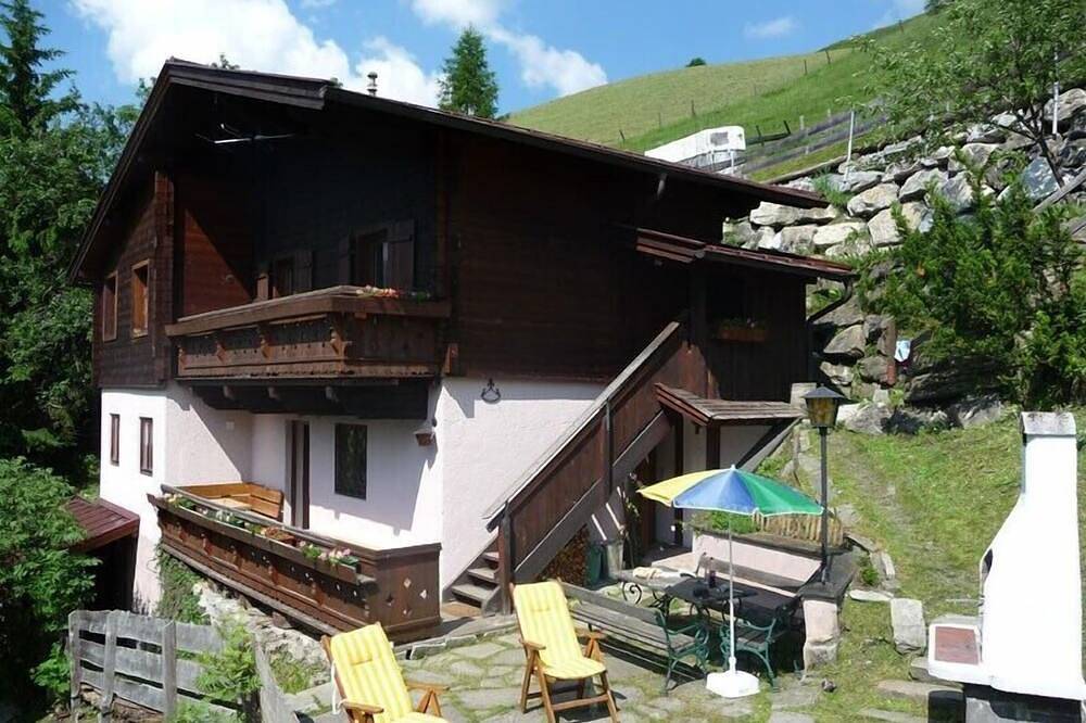 Schönes Ferienhaus mit wunderbarem Blick in die Berge und eigener Sauna in Rauris, Ski Amadé