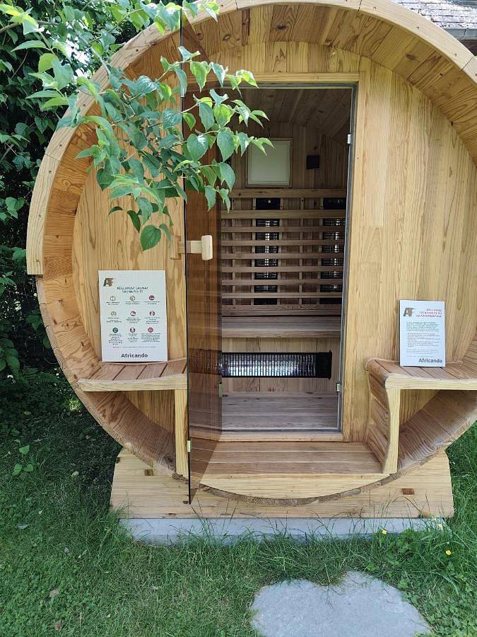 Gîte pour 2 personnes, avec jacuzzi ainsi que jardin et sauna à La Bruyère - 2