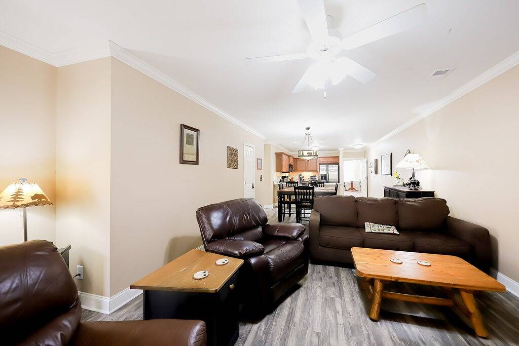 Ganze Wohnung, Riverfront oasis with dual suites, 3 fireplaces, central Ac, & walkable locale in Helen, Chattahoochee National Forest