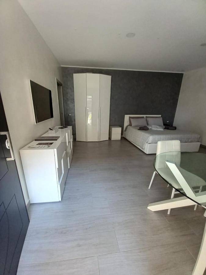 Location de vacances pour 2 personnes, avec piscine ainsi que jardin et jacuzzi à Limbiate - 3