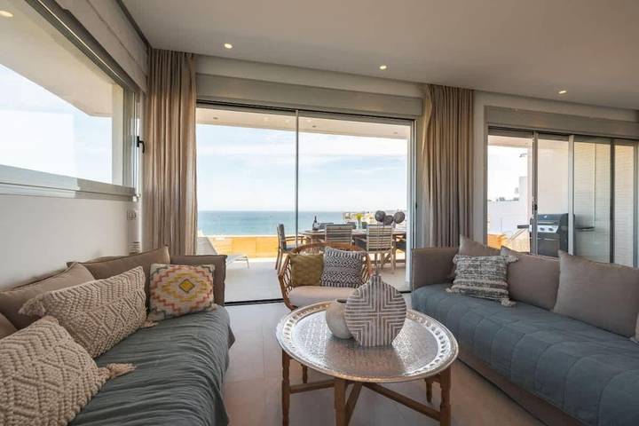 Casa rural para 8 personas, con terraza además de jardín y piscina en Fuengirola - 2