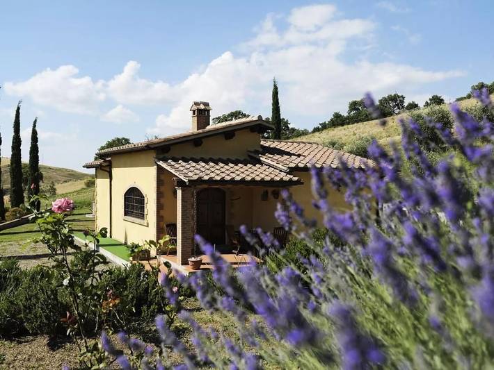Casa vacanza per 6 persone, con giardino e piscina a Cinigiano