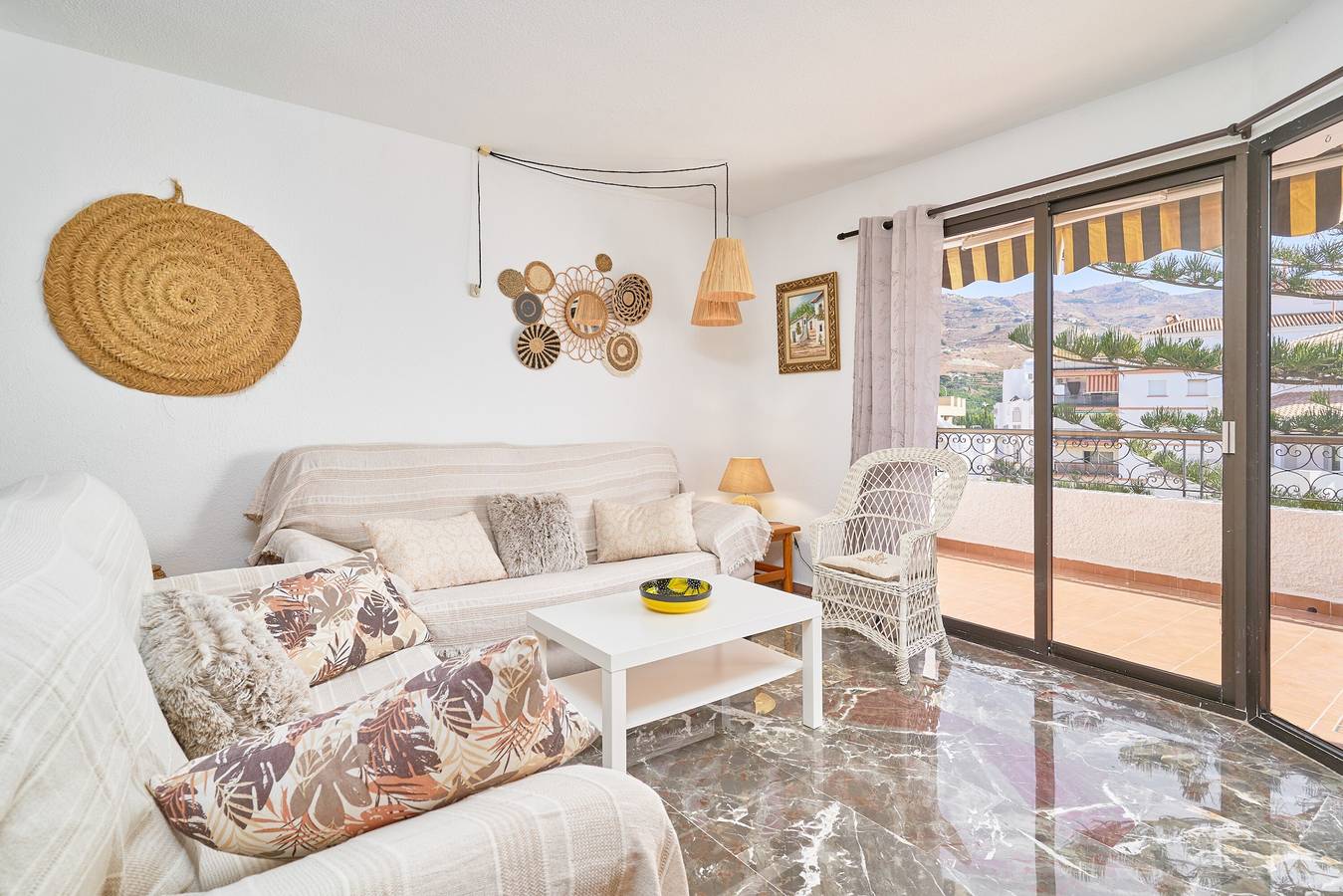 Appartement entier, Appartement 'Lily' avec vue sur la mer, Wi-Fi et climatisation in Velilla-Taramay, Almuñecar