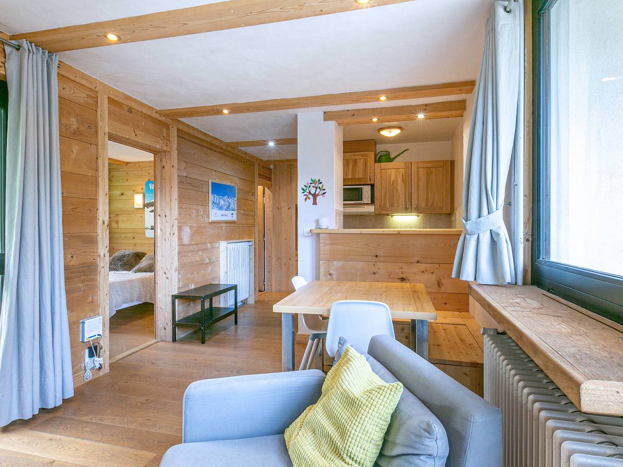 Ganze Wohnung, Elegantes 3-Zimmer-Apartment mit Balkon im Zentrum, renoviert, für 6 Personen, Wlan, Ski-Raum in Val-d'Isère, Rutor-Gruppe