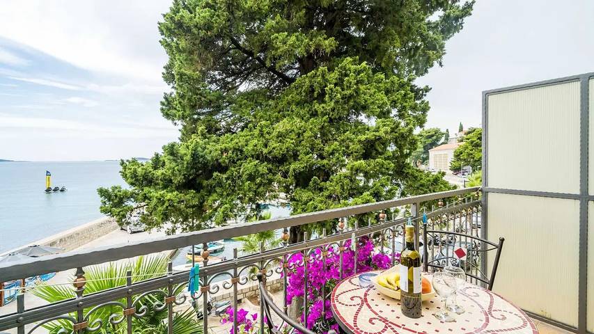 Ferieleilighet for 3 personer, med Balkong og Terrasse i Mlini