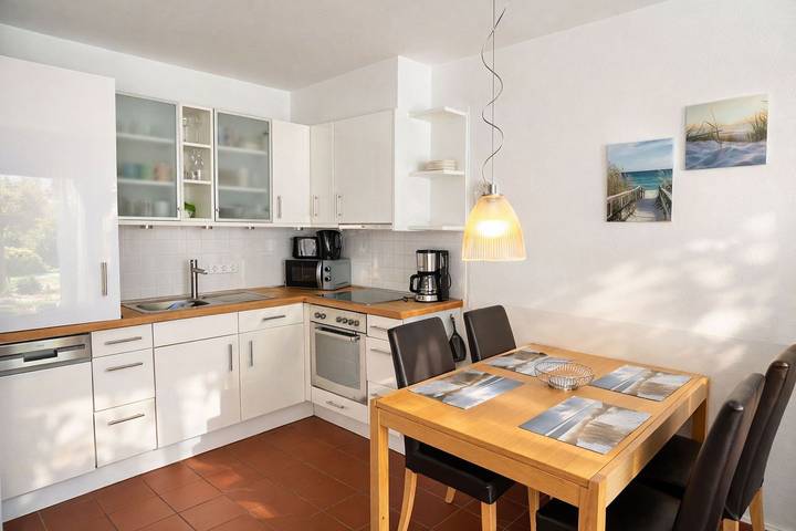 Ganze Wohnung, Komfortable Ferienwohnung mit Terrasse und Garten in Strandnähe in Schillig in Schillig Strand, Wangerland