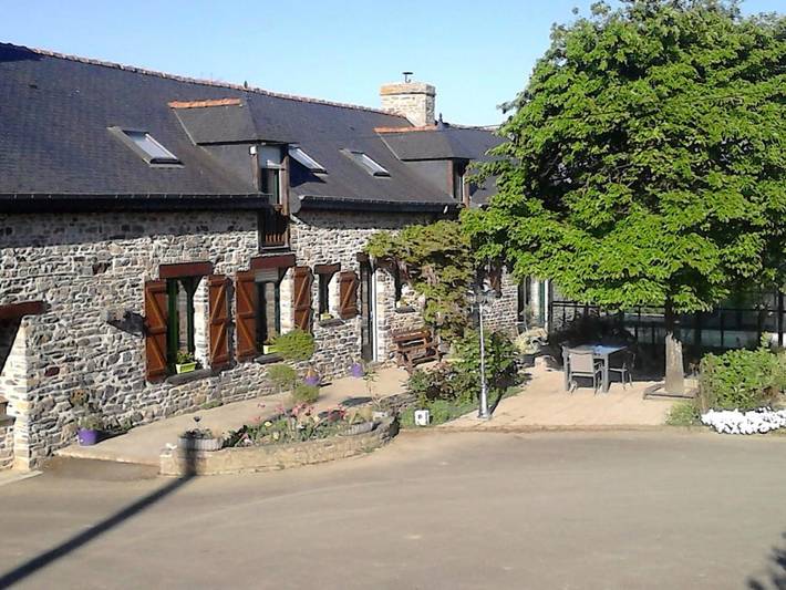 Maison de vacances pour 5 personnes, avec Terrasse ainsi que Jardin et Piscine à La Bouëxière