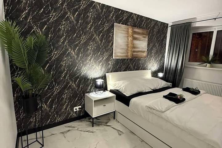 Ganze Wohnung, Apartment Leon, Town Centre with private garage! in Low Tatras