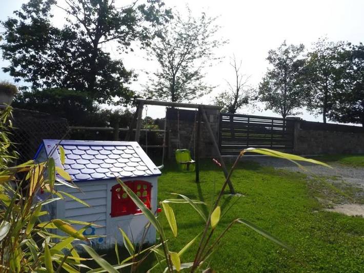 Location de vacances pour 8 personnes, avec jardin à Roz-Landrieux - 3