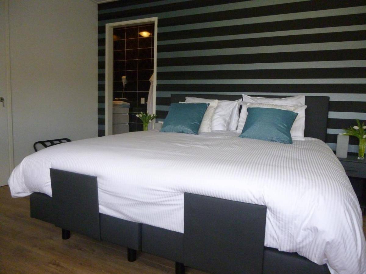 Double or Twin Room with Private Bathroom in Zwolle, Regio Zwolle