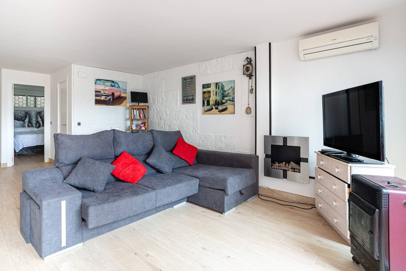 Apartamento entero, Apartamento vacacional "Ca La Nyca" con vistas al mar, terraza privada y A/C in Salionç, Costa Brava