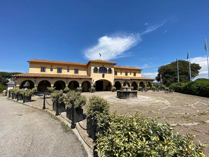 Resort per 4 persone, con Terrazza e Giardino nonché Piscina e Sauna nel Lazio