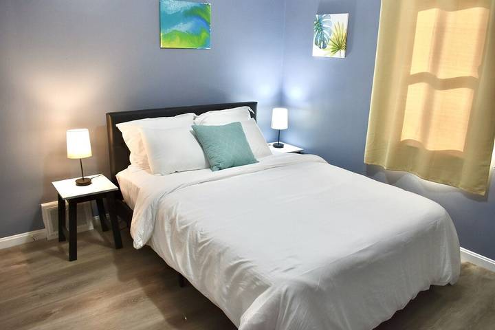 Vacation rental for 10 people, with yard, with pets in Cleveland