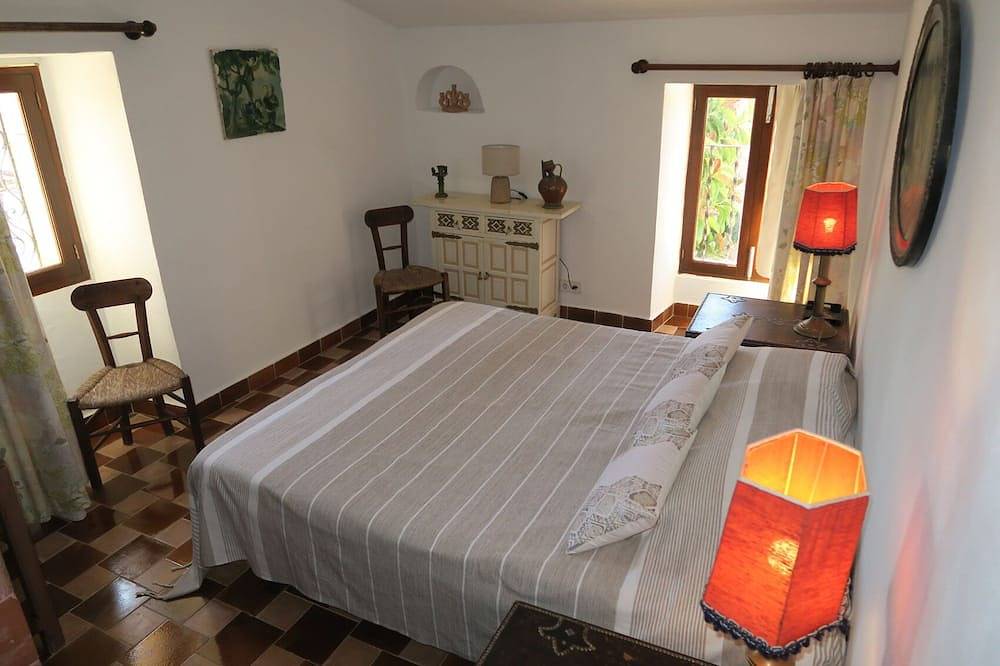 Typisches mallorquinisches Haus mit Pool in Santanyí, Mallorca Süden