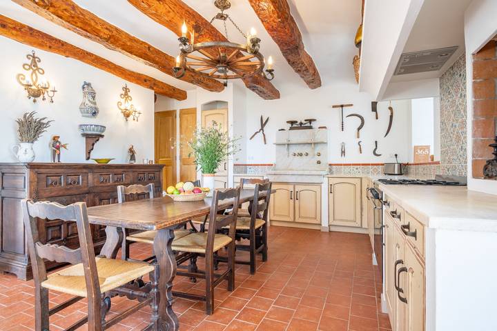 Location de vacances pour 6 personnes, avec jardin ainsi que piscine et terrasse à Aups - 3