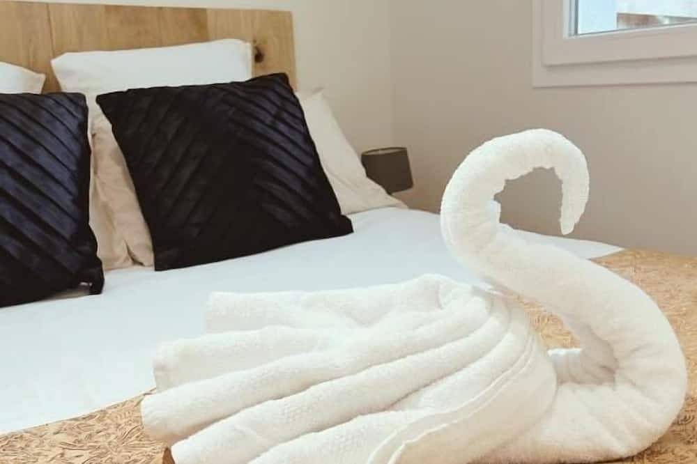 Amber House rated 3☆ - Private Spa & Heated Pool in Biganos, Arcachon region