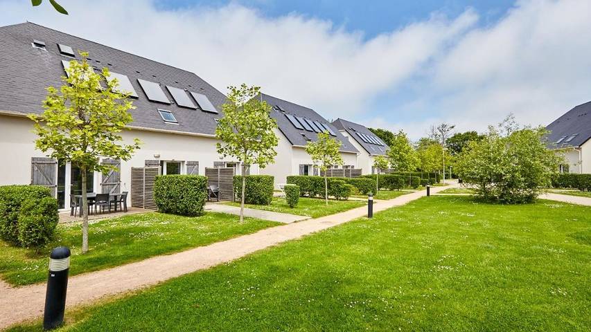 Parc de vacances pour 6 personnes, avec terrasse et jardin ainsi que piscine et jacuzzi à Auberville - 3