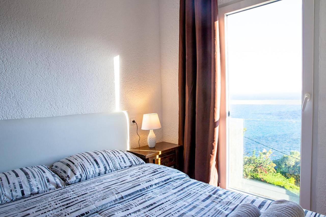 Queen Room with Balcony in Granadella, Jávea