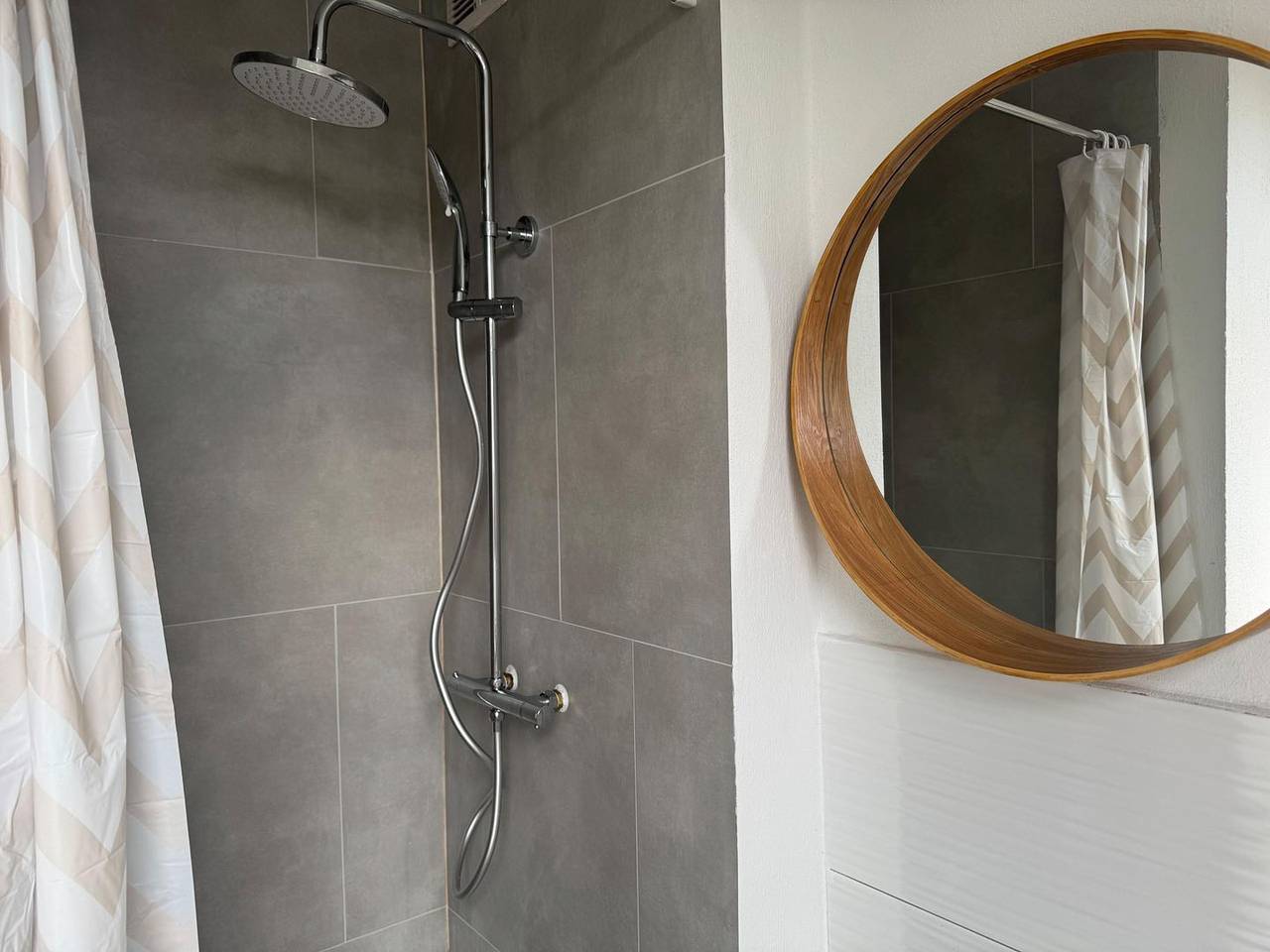 Ganze Wohnung, Einfaches Appartement "Nicky" in Halle mit 2 Zimmern in Halle, Saale-Unstrut