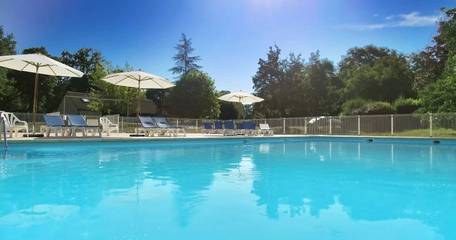 Gîte pour 4 personnes, avec piscine à Montvalent