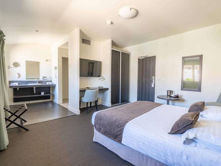 Hôtel pour 2 personnes, avec piscine et jardin à Châteauneuf-le-Rouge - 3