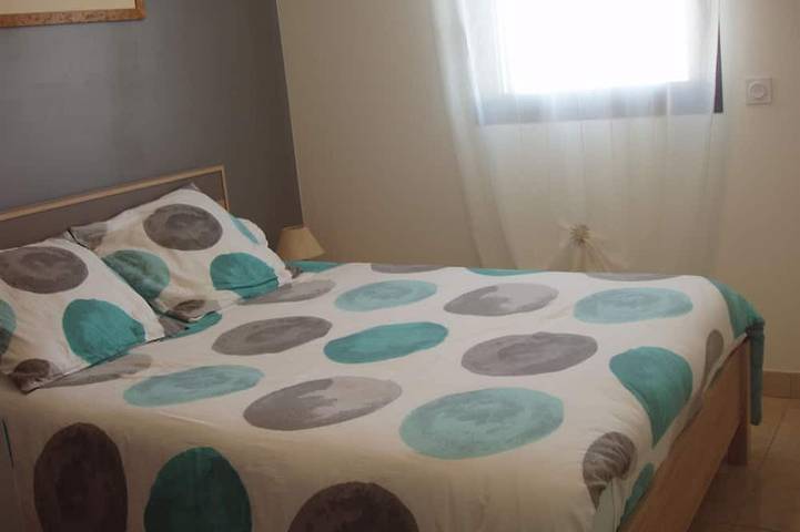 Entire apartment, Pleasant air-conditioned apartment in 700 feets of the beach in Agde, Côte d'Améthyste