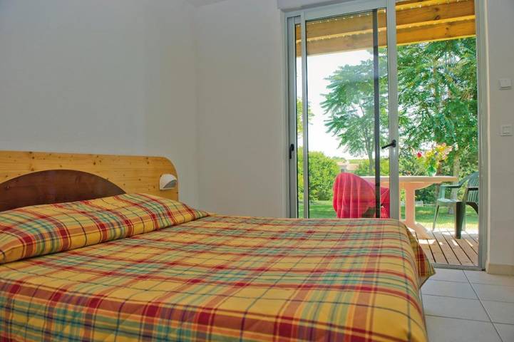 Club vacances pour 5 personnes, avec piscine ainsi que jardin et balcon en Dordogne - 4