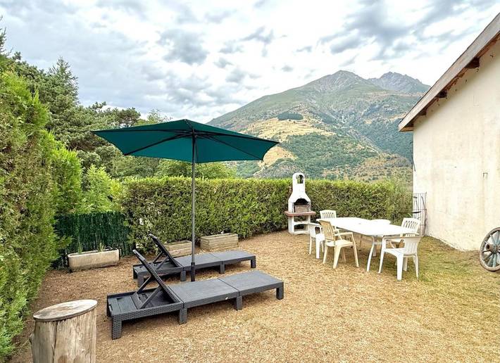 Gîte pour 4 personnes, avec jacuzzi et jardin à La Valette