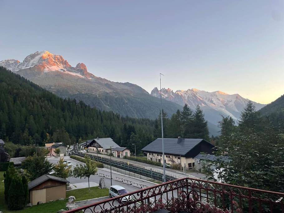Appartement entier, Stylish Alpine Base near Le Tour & Argentière in Les Grandes Montets, Chamonix-Mont-Blanc