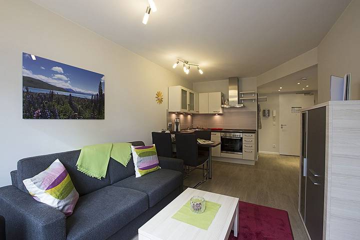 Ferienwohnung für 4 Personen, mit Seeblick und Sauna sowie Balkon in Benz