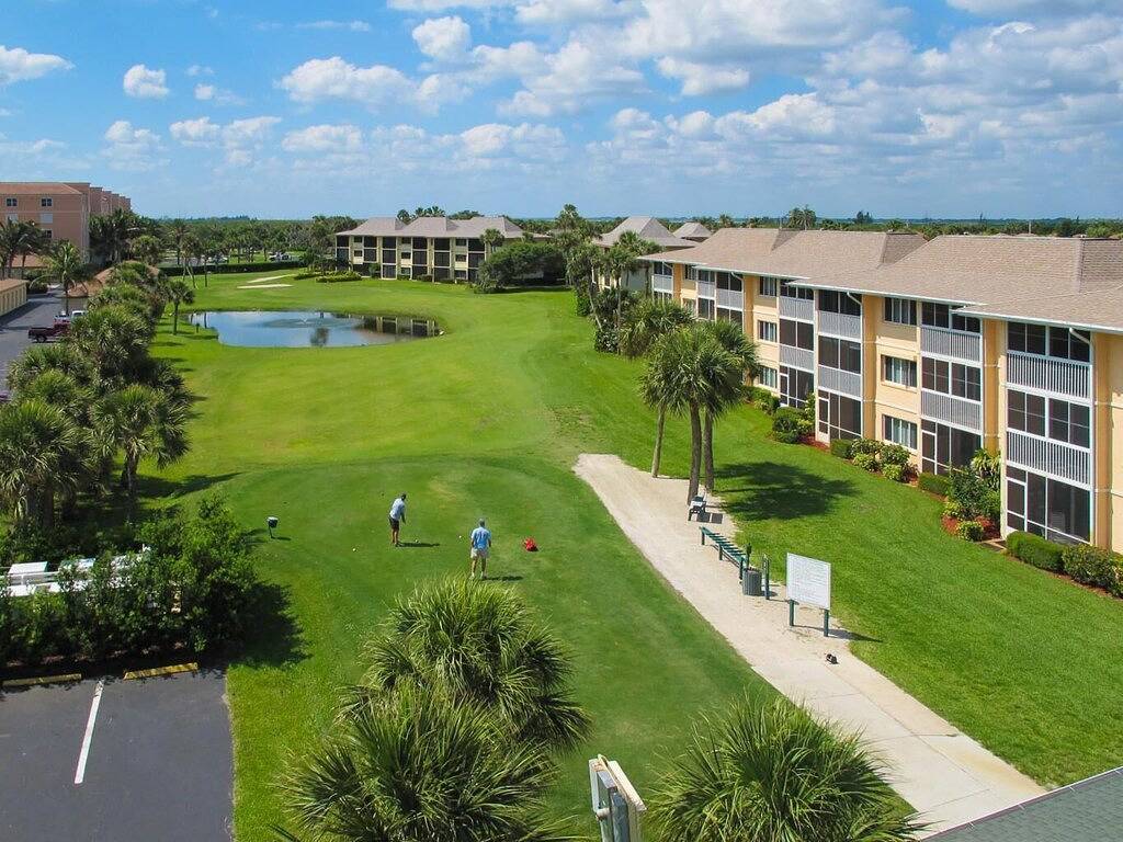 Ganze Wohnung, Panoramische Ocean View Condo - Wanderung Zum Strand in Fort Pierce, Hutchinson Island