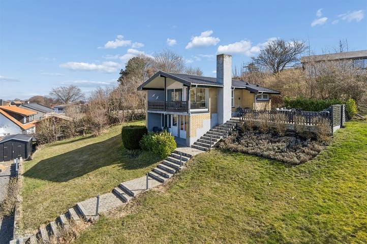 Ferieudlejning for 5 personer, med balkon i Sandvig