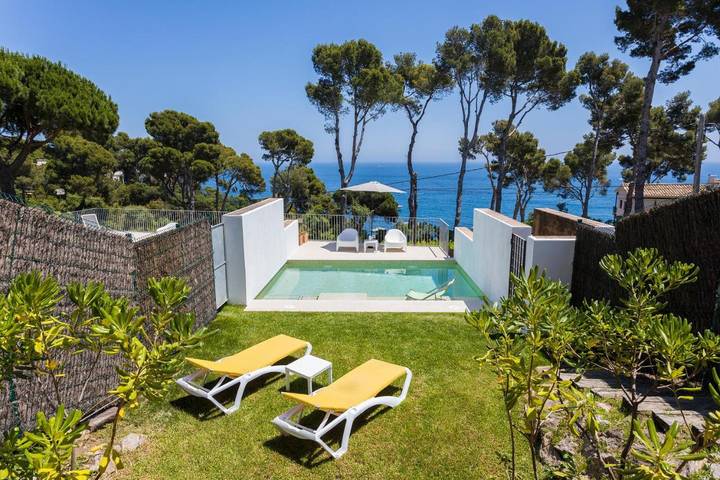 Villa pour 6 personnes, avec vue ainsi que jardin et piscine, animaux acceptés dans Calella de Palafrugell