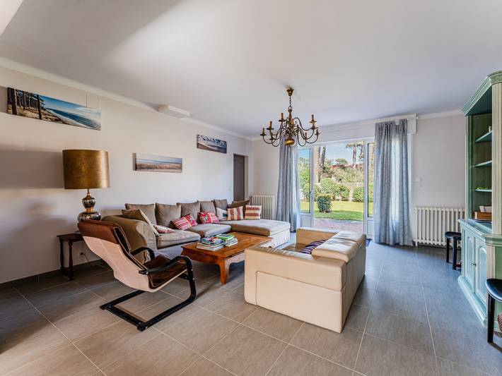 Location de vacances pour 12 personnes, avec jardin et terrasse dans Office De Tourisme De Biscarrosse - 4