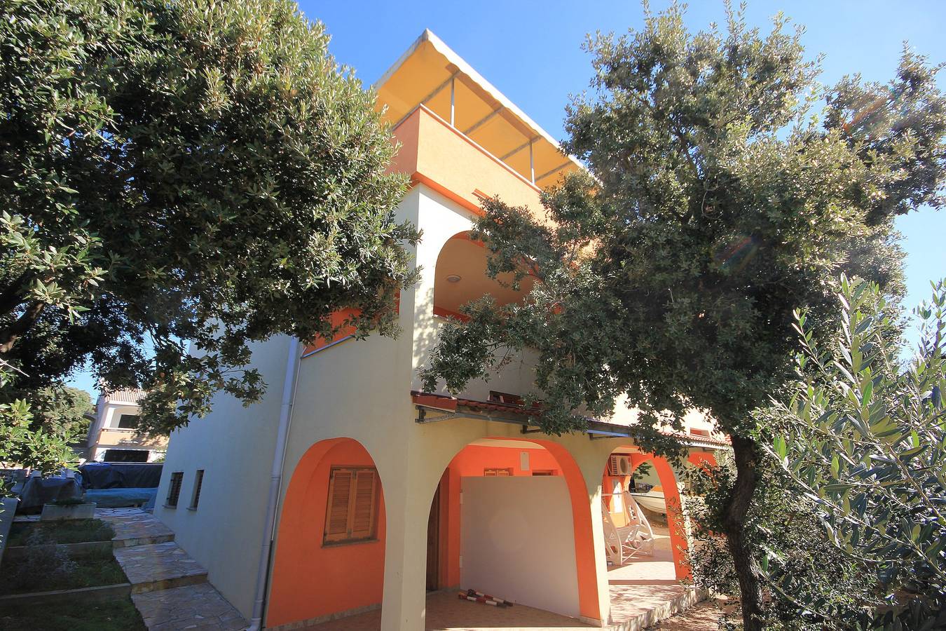 Ganze Wohnung, 1-Zimmer-Ferienwohnung mit Terrasse Mandre (Pag) A-9354-a in Mandre, Pag