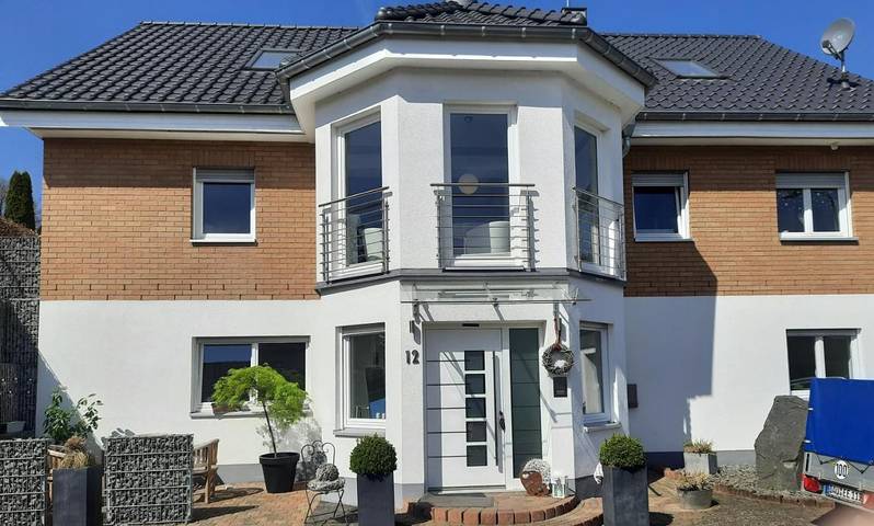 Ferienwohnung für 4 Personen, mit Terrasse und Ausblick in Birresborn