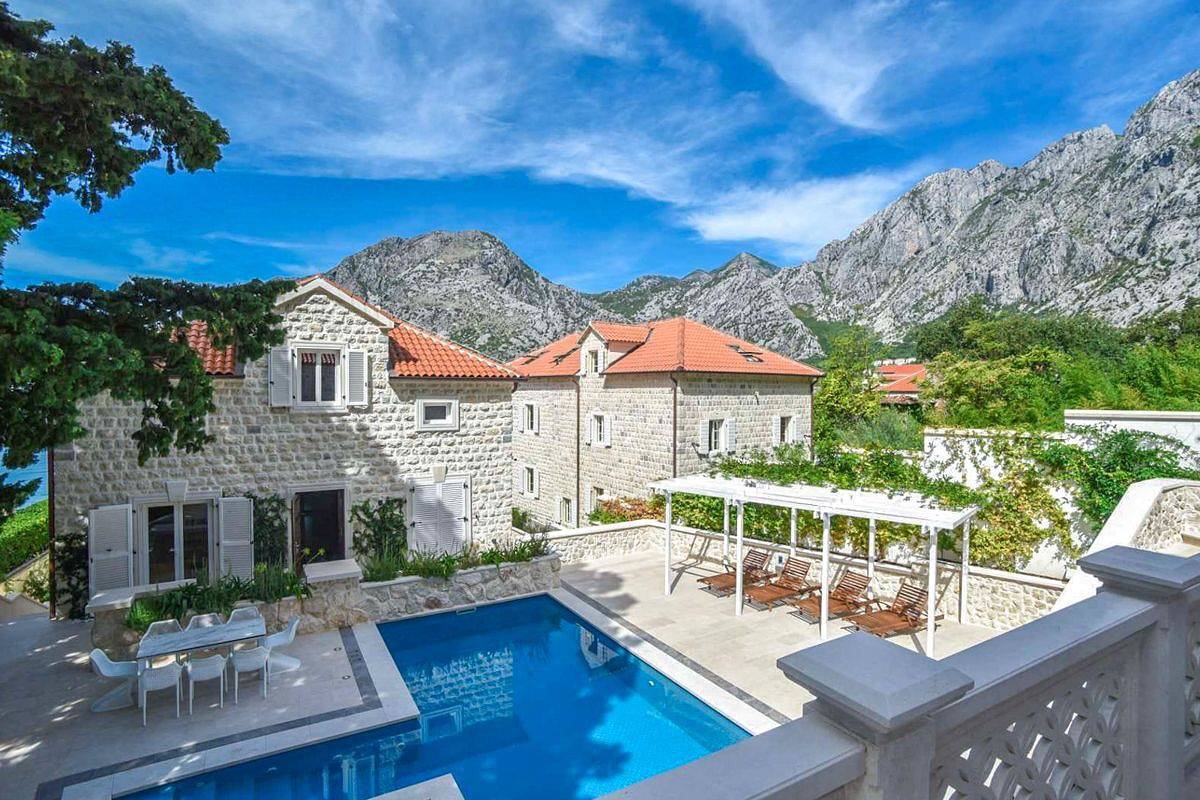 Villa Olivera in Bay of Kotor
