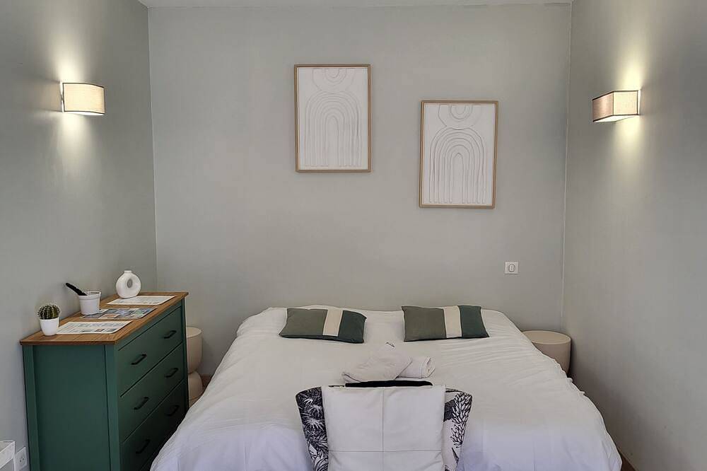 Entire apartment, Studio-Comfort-Ensuite with Bath in Ambleteuse, Boulogne-sur-Mer region