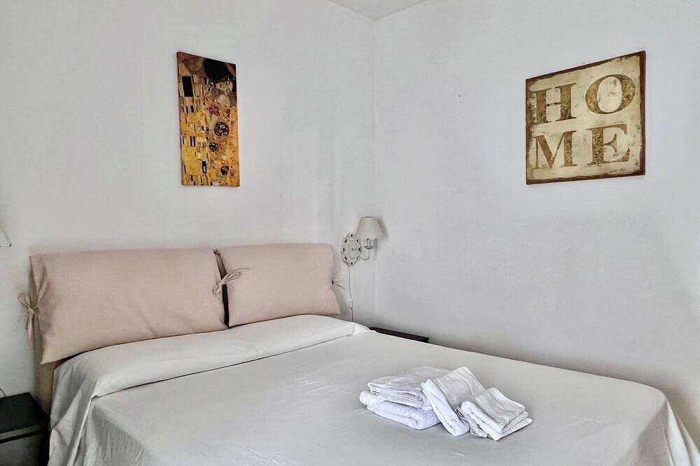Entire apartment, Cozy apartment within walking distance of Serapo beach in Gaeta! in Gaeta, Latina Province