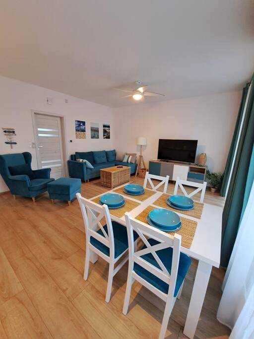 Ferienhaus für 6 Personen, mit Garten und Kinderpool sowie Pool