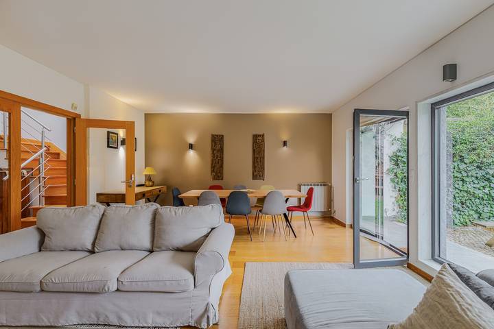 Casa das Fontes – Haus der Brunnen mit Bergblick, privatem Garten und Wlan in Parede, Carcavelos e Parede