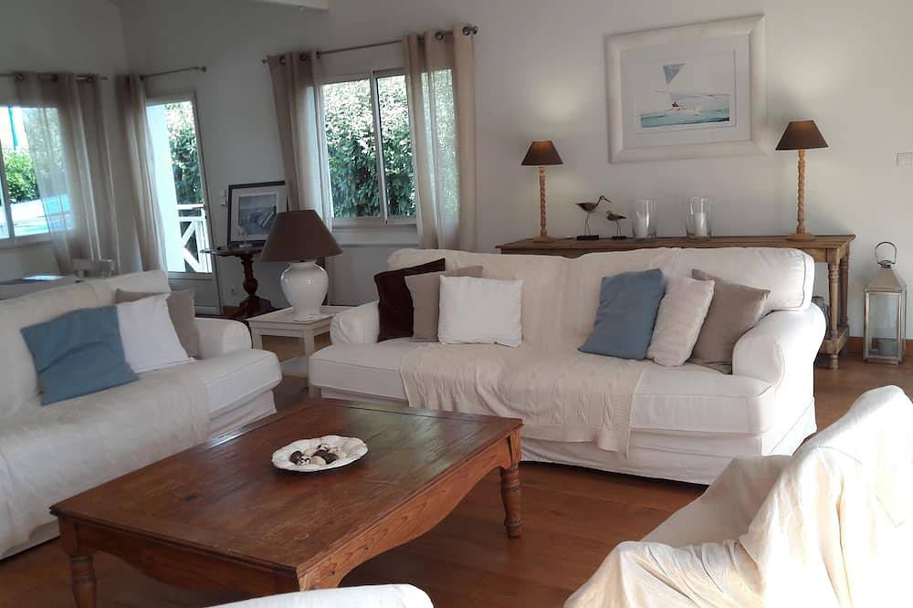Andernos, 8 Personnes  Villa 140M2  Animaux Acceptes in Andernos-les-Bains, Région d'Arcachon