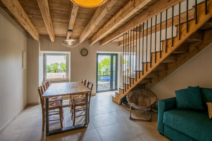 Location de vacances pour 7 personnes, avec Balcon ainsi que Terrasse et Jardin dans l' Aveyron