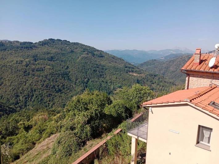 Location de vacances pour 6 personnes, avec jacuzzi ainsi que piscine et jardin dans Casabasciana - 2