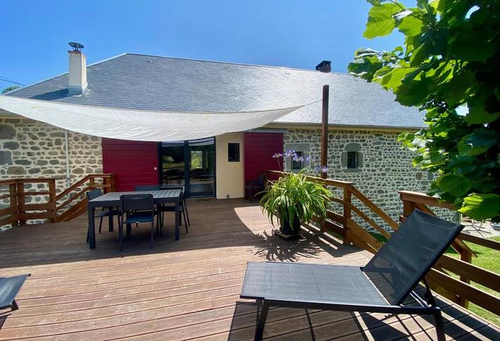 Gîte pour 2 personnes, avec vue et jardin ainsi que terrasse et sauna à Dontreix - 2