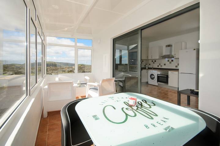 Ganze Wohnung, In der Nähe von Wanderwegen und Strand mit Wintergarten - Appartement Ye in Ye, Haría