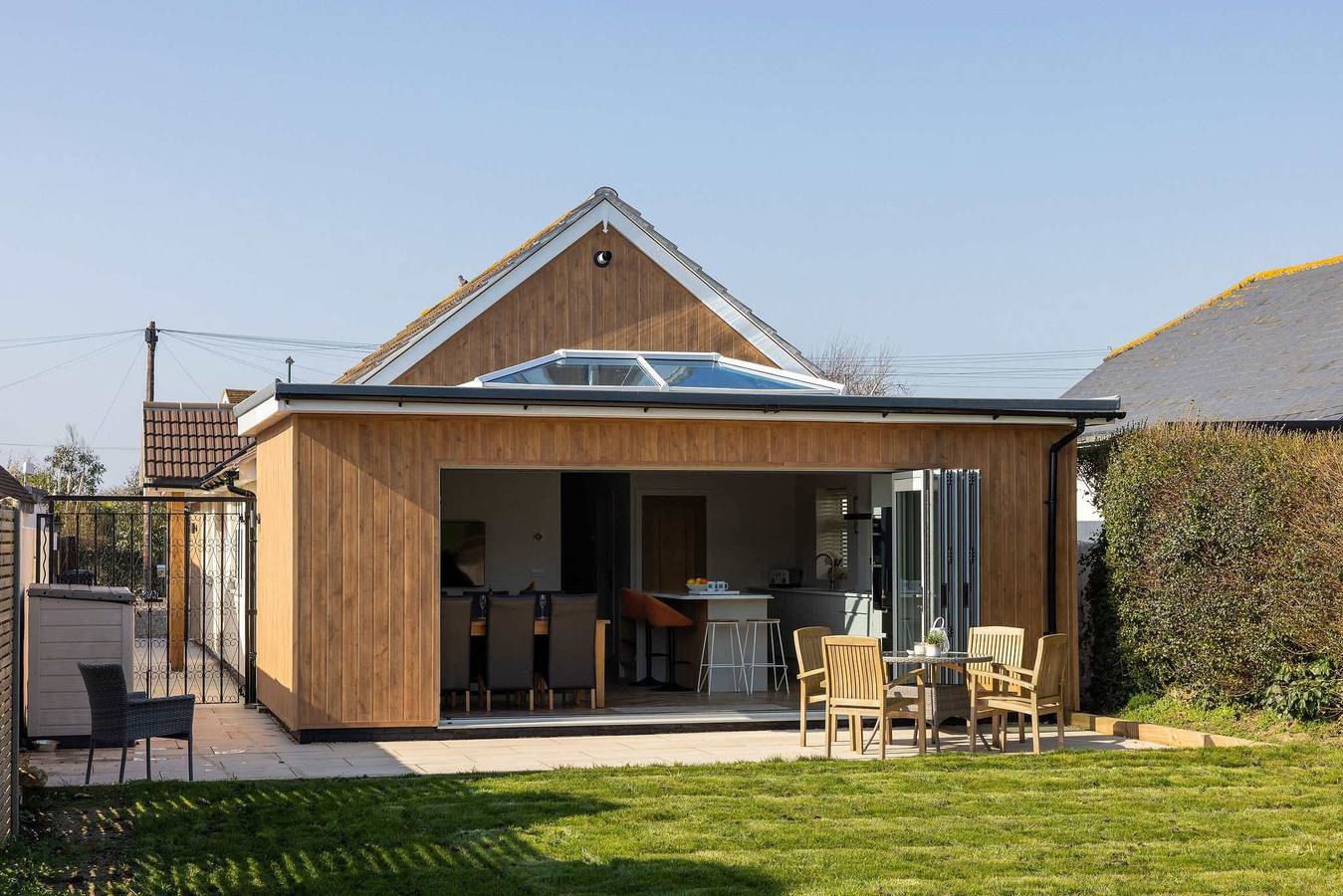 Stylish Coastal 3Bd Bungalow with Garden in West Wittering, West Sussex
