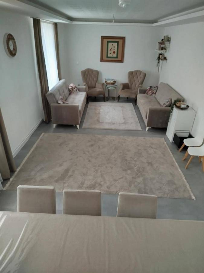 Three-Bedroom House in Montataire, Oise