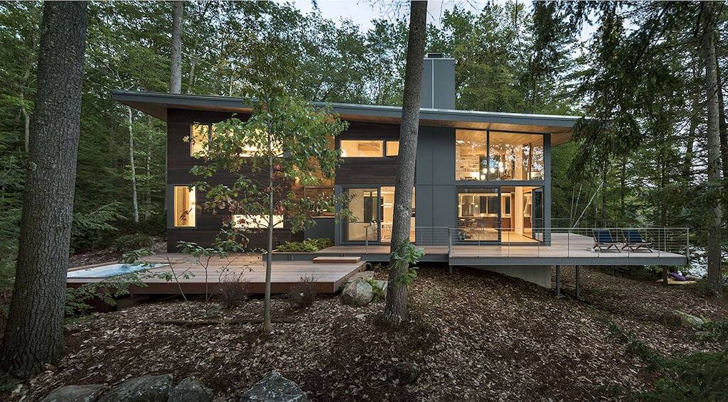 Modernes Meisterwerk über Squam, vorgestellt im Boston Magazine in Center Harbor, Squam Lake